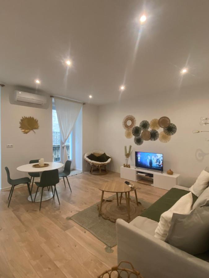 Le Casimir - Superbe T3 En Plein Centre Ville Renove Avec Gout - Wifi Béziers Exteriör bild